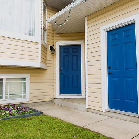 The Blue Door Hotel Grande Prairie Exterior photo